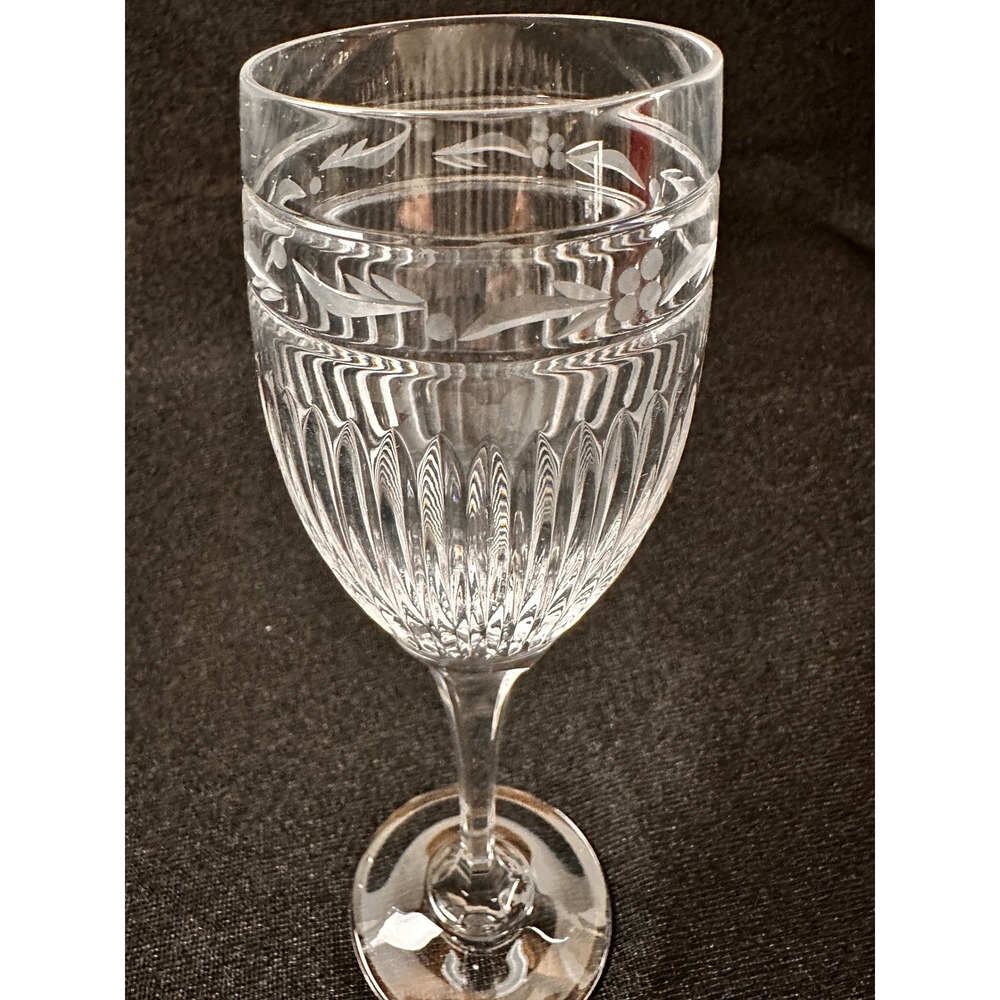 Mikasa Italian Countryside Cut Wine Glass 8.25" Etched Floral Crystal‎ Stemware